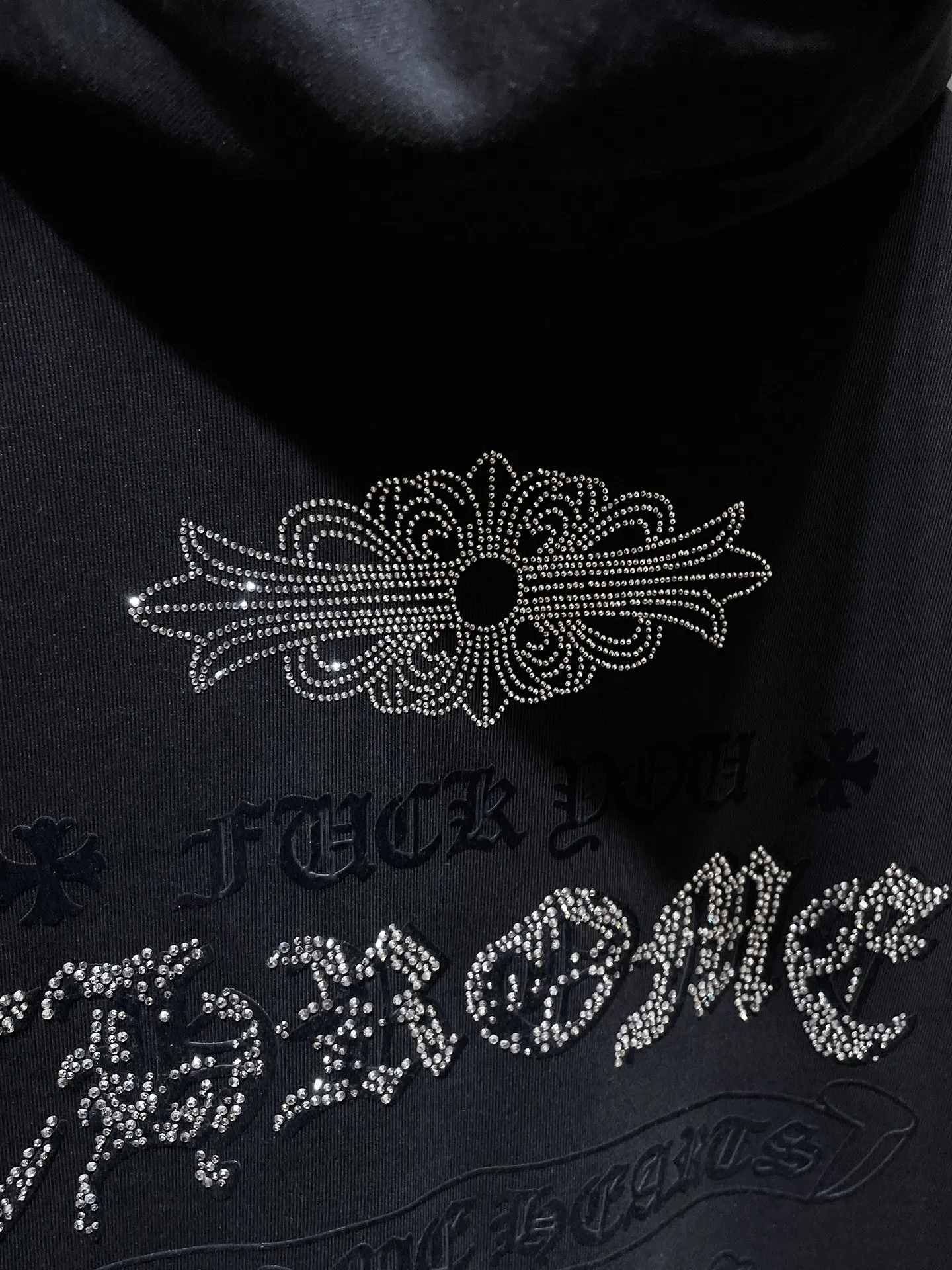 P270 Chrome Hearts Autumn and Winter 2025 counter synchronization❤️ Heavy-duty horseshoe Sanskrit letter hooded sweatshirt, hot diamond ➕ silicone ➕ flocking, improved customized version 1:1 high-gram weight high-quality fabric Recommended color: white black code number: S, M, L, XL